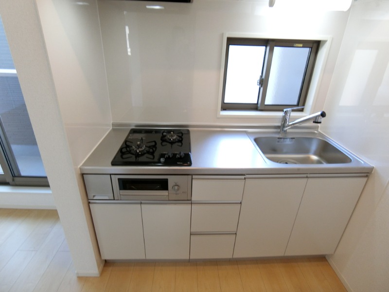 ��ʌ������s���P���ڂ̃A�p�[�g�̃L�b�`��