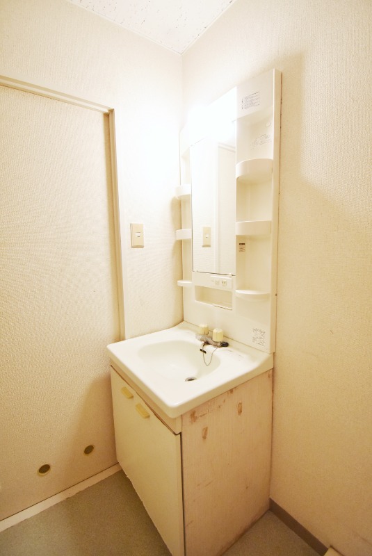 ��ʌ��������܎s�k����i���Q���ڂ̃}���V�����̐��ʏ�