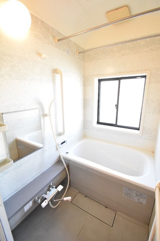 ��ʌ��������܎s��{��V�����P���ڂ̃A�p�[�g�̃o�X