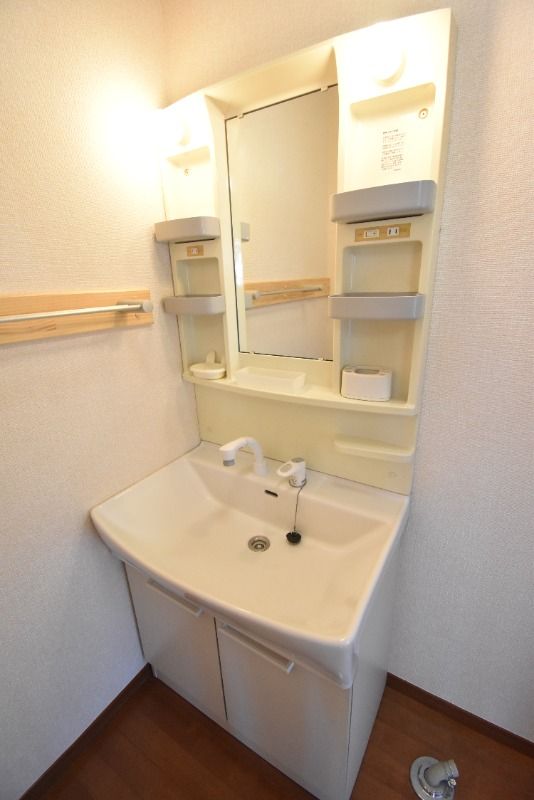 ��ʌ��������܎s��{��V�����P���ڂ̃A�p�[�g�̐��ʏ�