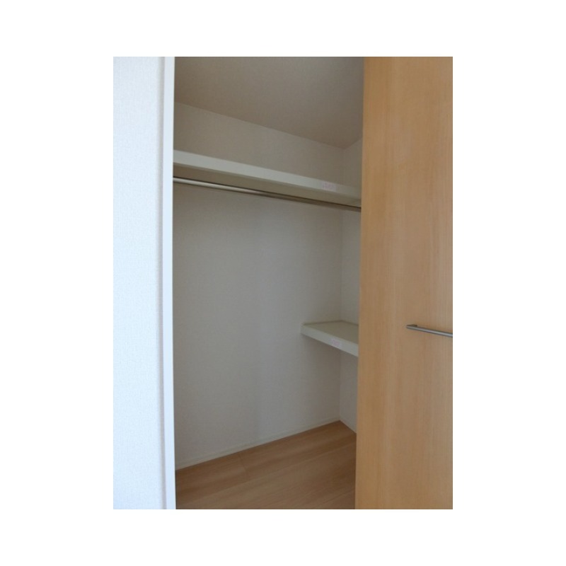 ��ʌ�����s�厚�����̃A�p�[�g�̎��[