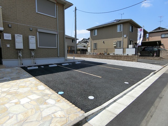 ��ʌ�����s�厚�����̃A�p�[�g�̒��ԏ�