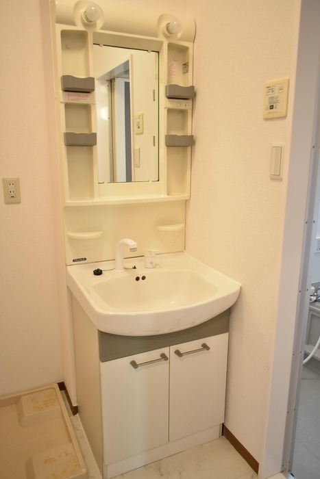 ��ʌ�����s�t���P���ڂ̃A�p�[�g�̐��ʏ�