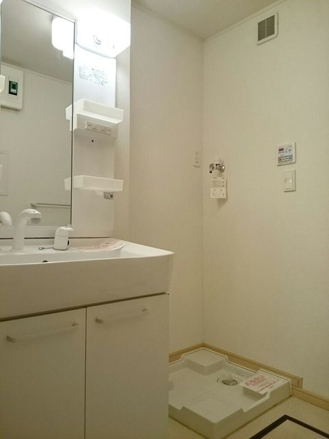 ��ʌ��������܎s��΋搼����Q���ڂ̃A�p�[�g�̐��ʏ�