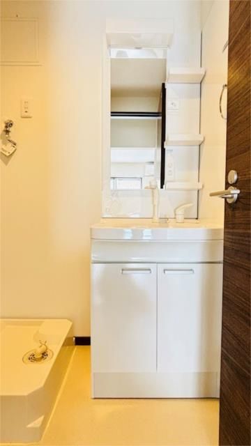 ��ʌ�����s�厚�ΐ_�̃A�p�[�g�̐��ʏ�