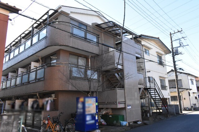 ��ʌ������s����U���ڂ̃}���V�����̌����O��