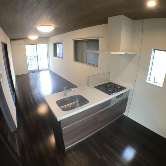 ��ʌ��������܎s�΋�����R���ڂ̃e���X�n�E�X�̃L�b�`��