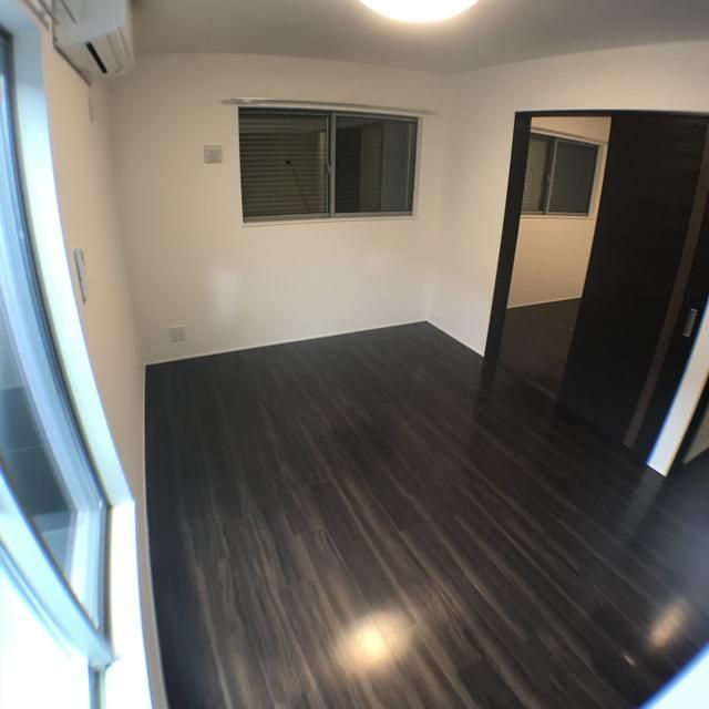 ��ʌ��������܎s�΋�����R���ڂ̃e���X�n�E�X�̐Q��