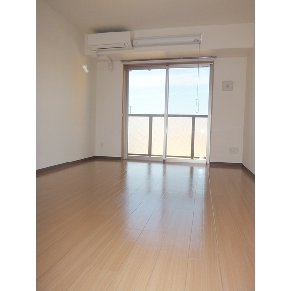 ��ʌ������s�h���Q���ڂ̃}���V�����̋��ԁE���r���O