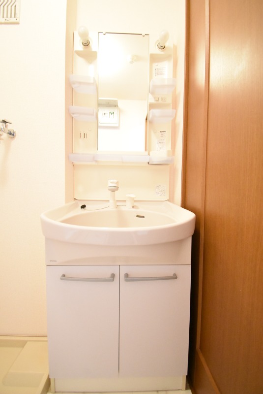 ��ʌ��������܎s�k��g�쒬�P���ڂ̃A�p�[�g�̐��ʏ�