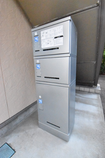 ��ʌ������s�����R���ڂ̃A�p�[�g�̂��̑�