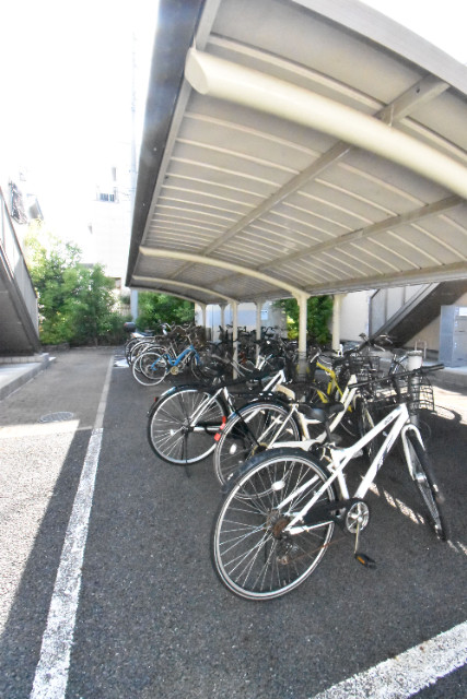 ��ʌ������s�����R���ڂ̃A�p�[�g�̂��̑�