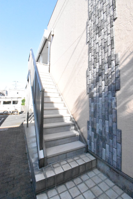 ��ʌ������s�����R���ڂ̃A�p�[�g�̂��̑�