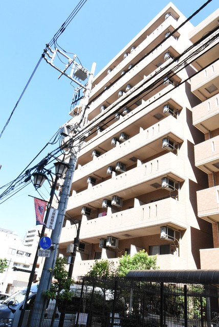 ��ʌ��������܎s��{��{���S����72-1�̃}���V�����̌����O��