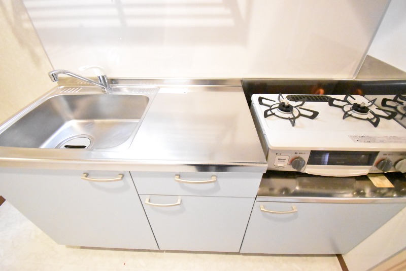 ��ʌ������s�����R���ڂ̃A�p�[�g�̃L�b�`��