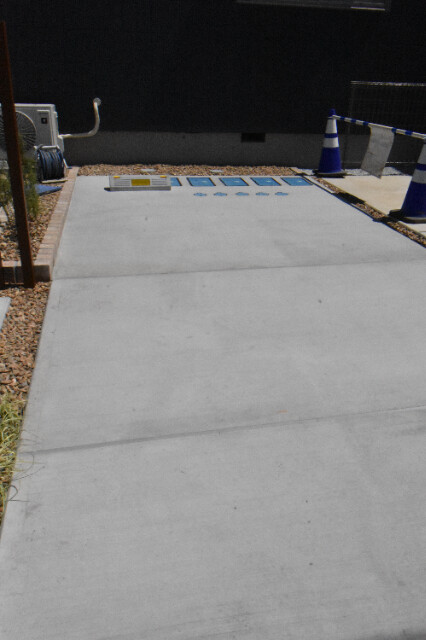 ��ʌ��t�����s���g�c�̃}���V�����̒��ԏ�