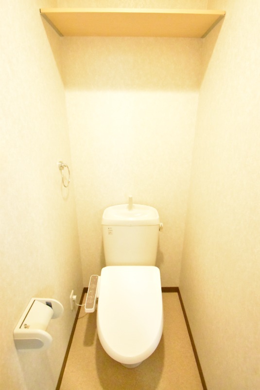 ��ʌ������s�����R���ڂ̃A�p�[�g�̃g�C��