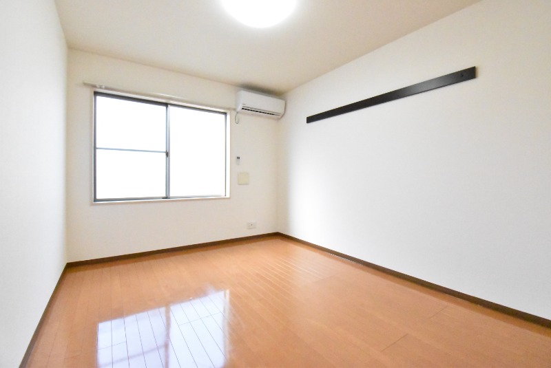 ��ʌ������s�����R���ڂ̃A�p�[�g�̂��̑������E�X�y�[�X