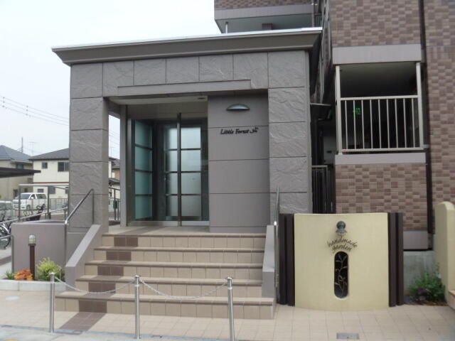 ��ʌ�����s�厚����̃}���V�����̃G���g�����X