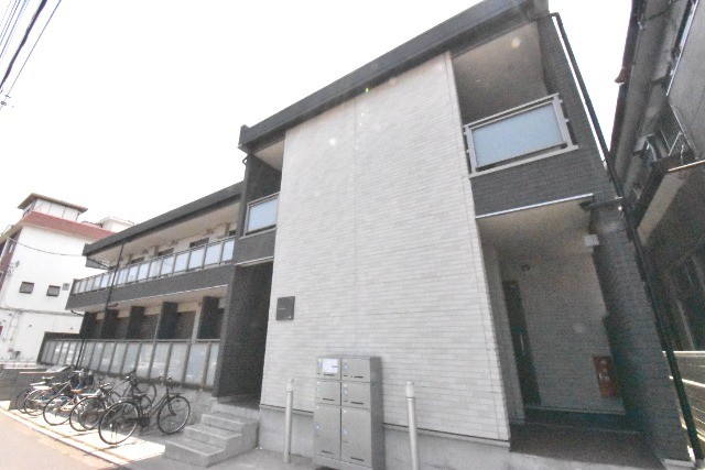 ��ʌ��������܎s�΋擌�Y�a�V���ڂ̃A�p�[�g�̌����O��