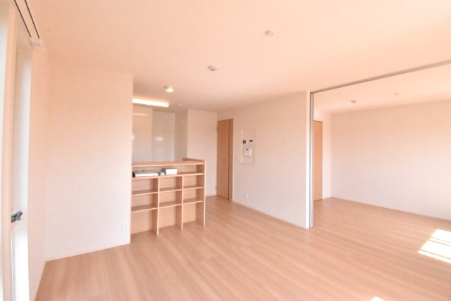 ��ʌ�����s�厚���s�����̃A�p�[�g�̋��ԁE���r���O