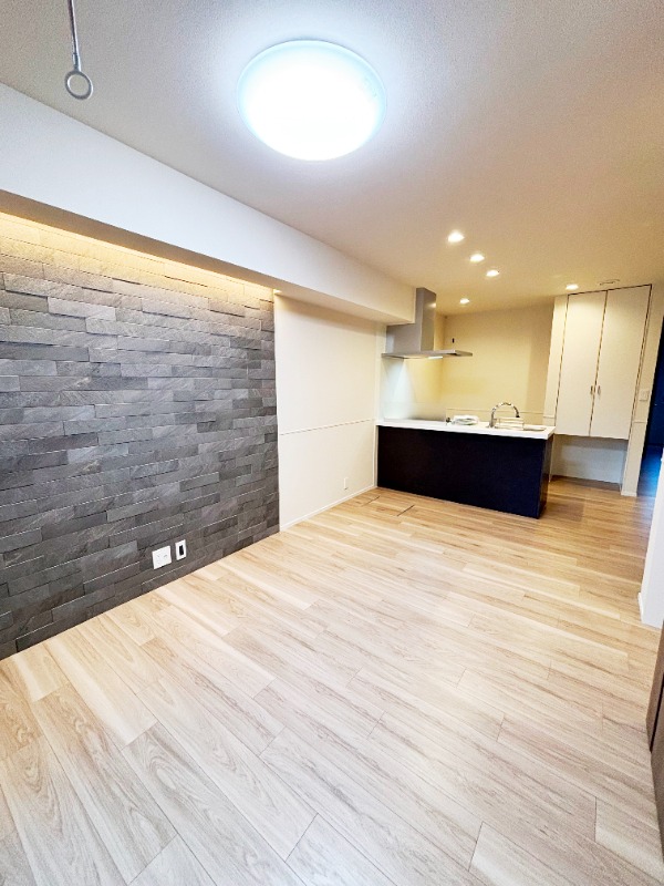 ��ʌ��������܎s��{��听���R���ڂ̃}���V�����̋��ԁE���r���O