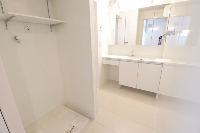 ��ʌ�����s�㕽�����Q���ڂ̃A�p�[�g�̐��ʏ�