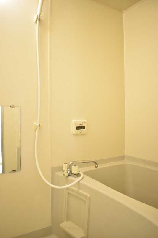 ��ʌ��������܎s��������Q���ڂ̃A�p�[�g�̃o�X