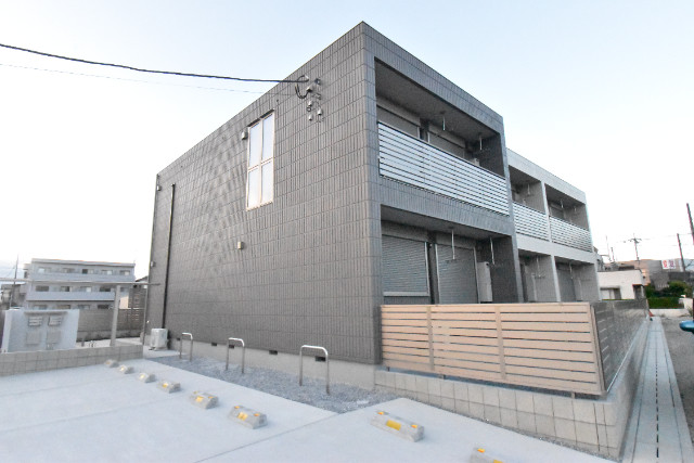 ��ʌ������s������296-9�̃}���V�����̌����O��