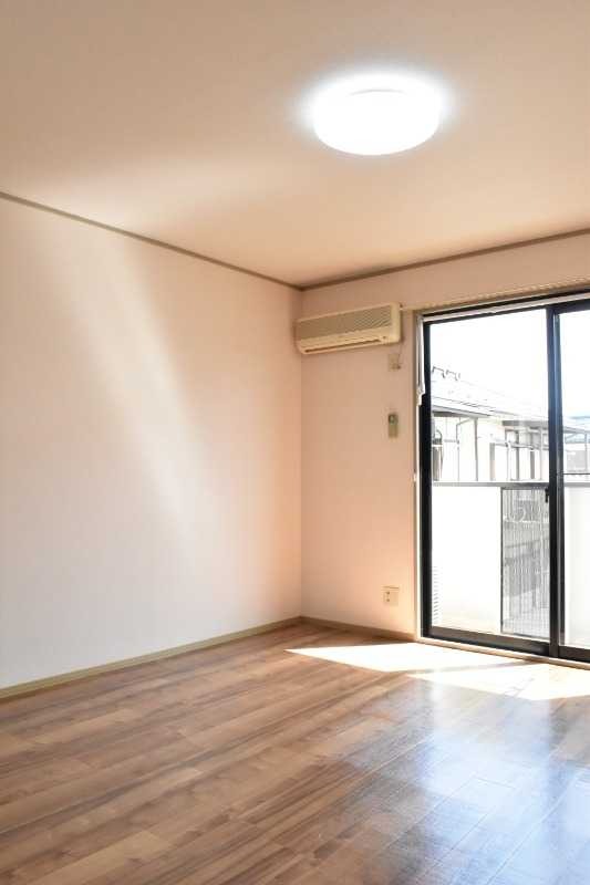 ��ʌ��������܎s��������Q���ڂ̃A�p�[�g�̂��̑������E�X�y�[�X