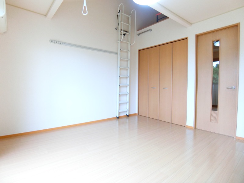 ��ʌ��������܎s������V�����S���ڂ̃A�p�[�g�̋��ԁE���r���O