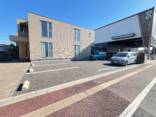 ��ʌ��������܎s��΋�������R���ڂ̃}���V�����̒��ԏ�