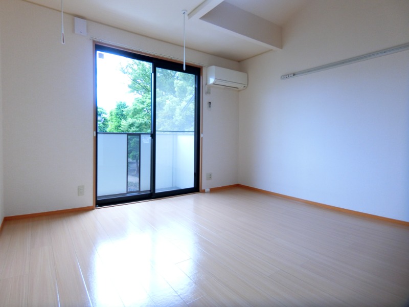 ��ʌ��������܎s������V�����S���ڂ̃A�p�[�g�̋����E���r���O