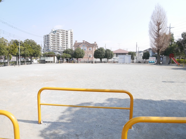 ��ʌ��k�����S�ɓޒ��h�U���ڂ̃A�p�[�g�̎���