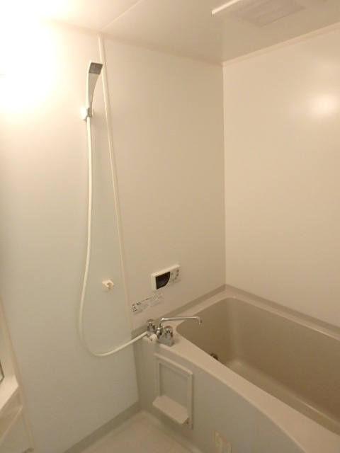 ��ʌ��������܎s��{��O���P���ڂ̃A�p�[�g�̃o�X