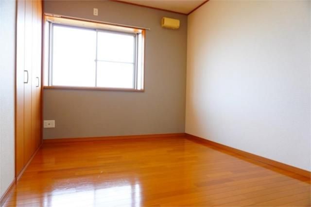 ��ʌ������s����R���ڂ̃A�p�[�g�̂��̑������E�X�y�[�X