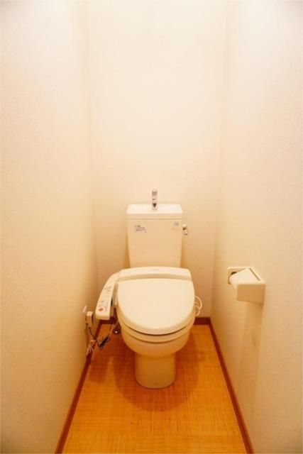 ��ʌ������s����R���ڂ̃A�p�[�g�̃g�C��