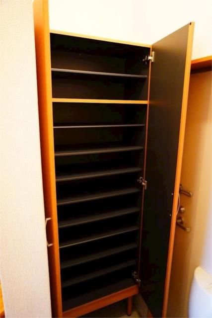 ��ʌ������s����R���ڂ̃A�p�[�g�̂��̑�