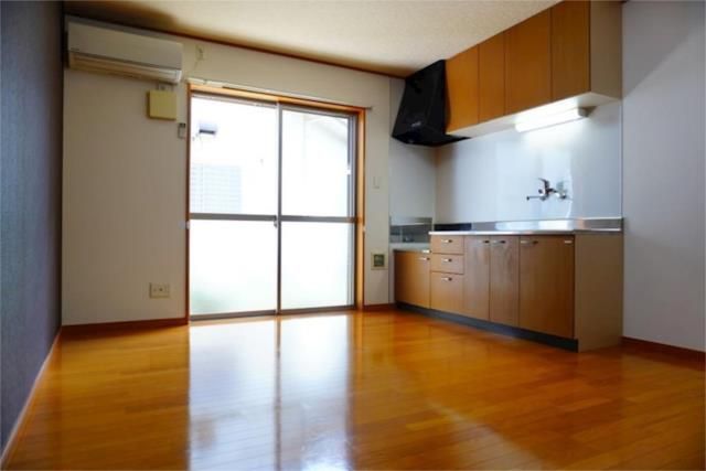 ��ʌ������s����R���ڂ̃A�p�[�g�̂��̑������E�X�y�[�X