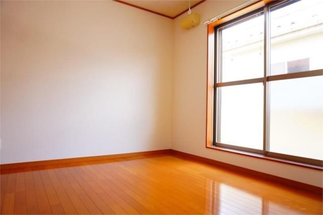 ��ʌ������s����R���ڂ̃A�p�[�g�̂��̑������E�X�y�[�X