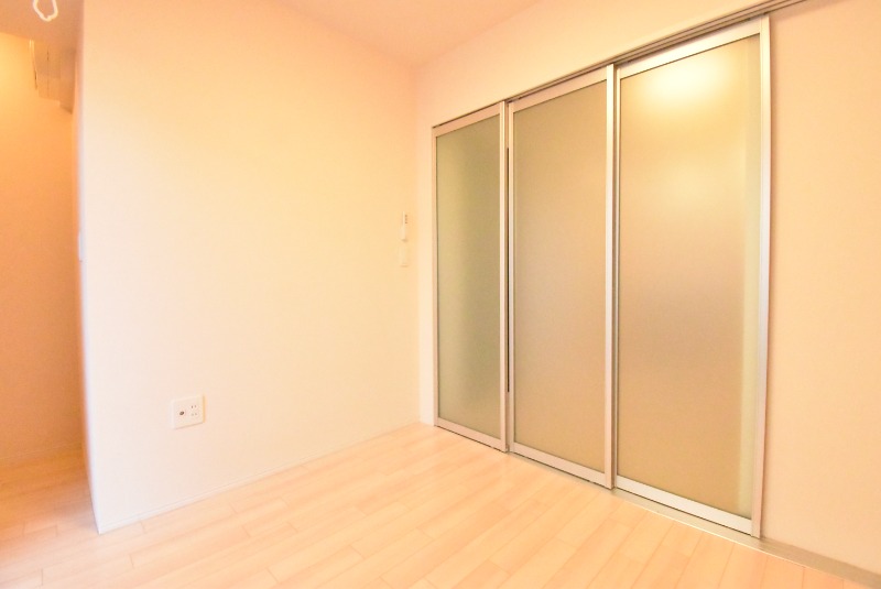 ��ʌ�����s�厚�Ɋ��̃A�p�[�g�̂��̑�