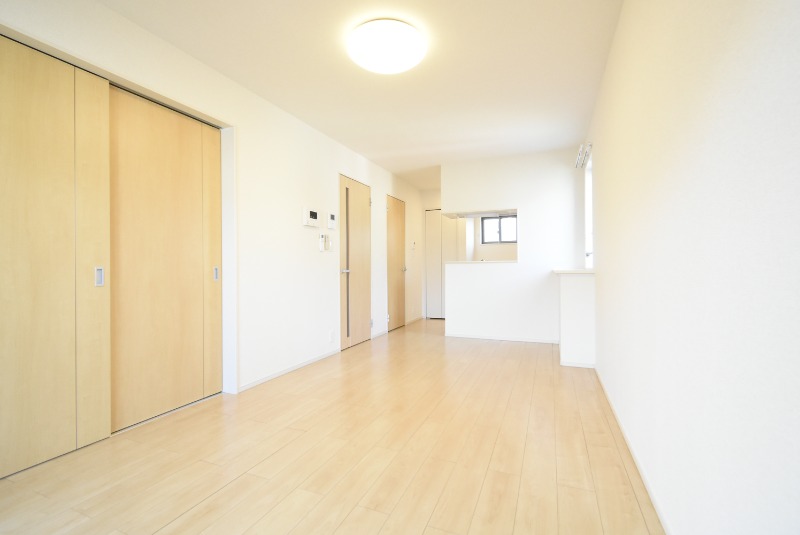 ��ʌ��@�c�s���m�؂P���ڂ̃A�p�[�g�̋��ԁE���r���O