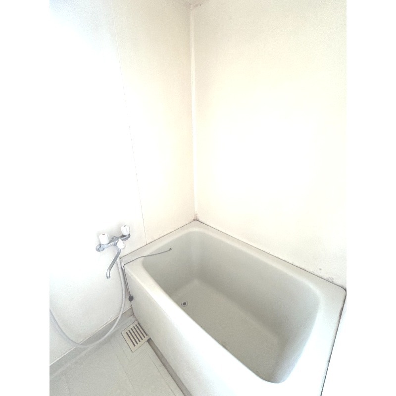 ��ʌ��k�����S�ɓޒ��{���P���ڂ̃A�p�[�g�̃o�X