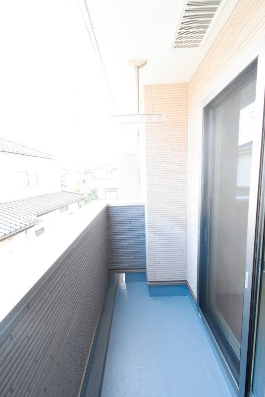 ��ʌ��@�c�s���m�؂P���ڂ̃A�p�[�g�̃o���R�j�[