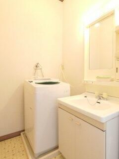 ��ʌ��@�c�s�厚�n���̃A�p�[�g�̐��ʏ�