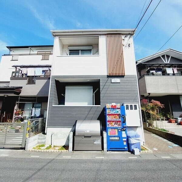 ��ʌ�����s�厚���̃A�p�[�g�̌����O��