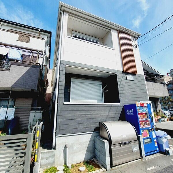 ��ʌ�����s�厚���̃A�p�[�g�̌����O��