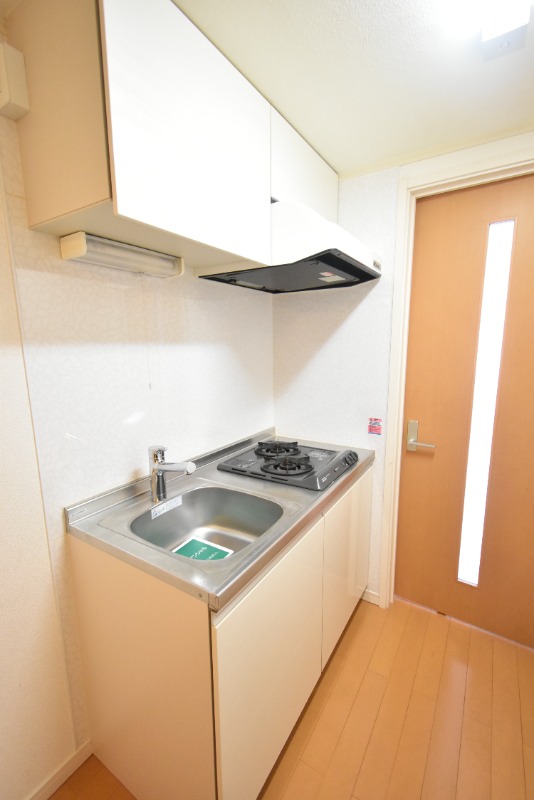 ��ʌ��������܎s�Y�a���؍�U���ڂ̃A�p�[�g�̃L�b�`��