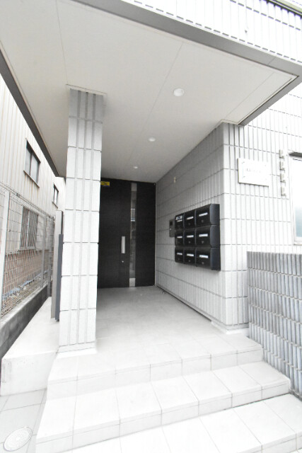 ��ʌ�����s����Q���ڂ̃}���V�����̃G���g�����X