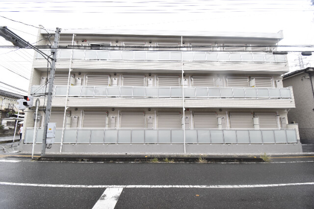 ��ʌ��������܎s��{��听���P����341-1�̃}���V�����̌����O��